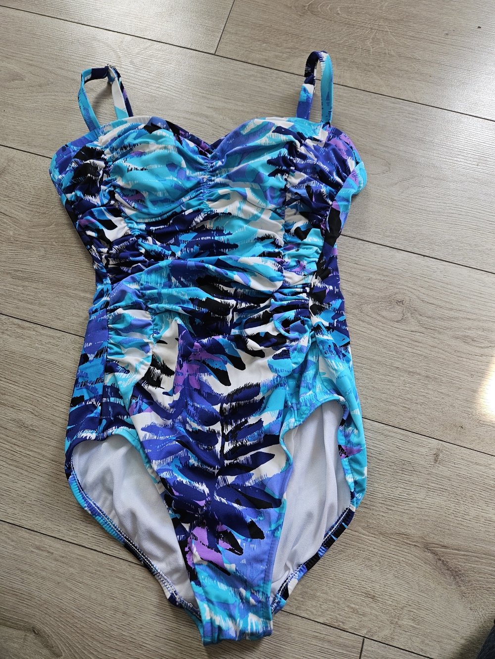 RN 16687 Womens Blue Abstract Ruching One Piece Swimsuit Size 10 Bra Cup🔥